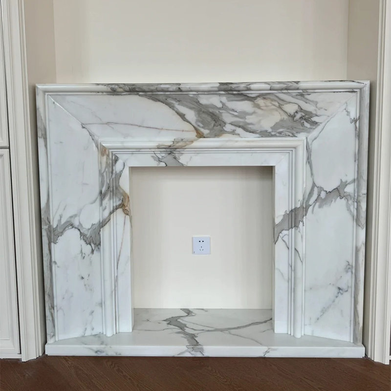 Luxury Style Indoor Wood Burning Natural Stone Ctaved A Grade Carrara White Marble Fireplace Mantel for Hotel Villa Decor
